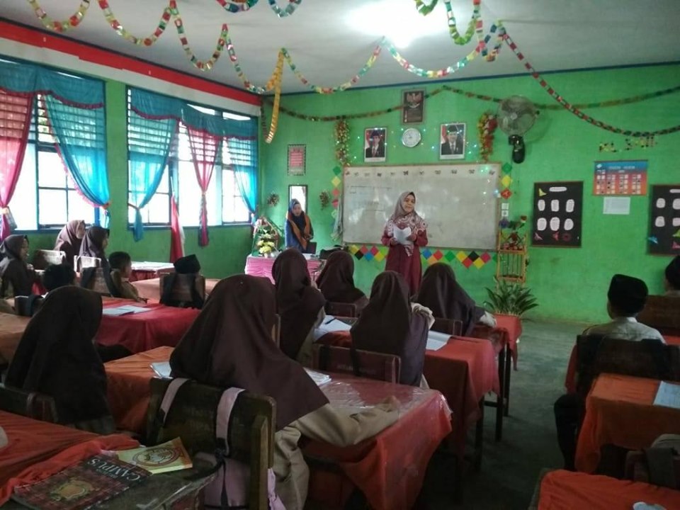Puskesmas Ranah Ampek Hulu Tapan lakukan sosialisasi dan pemberian tablet Fe pada siswi SMP