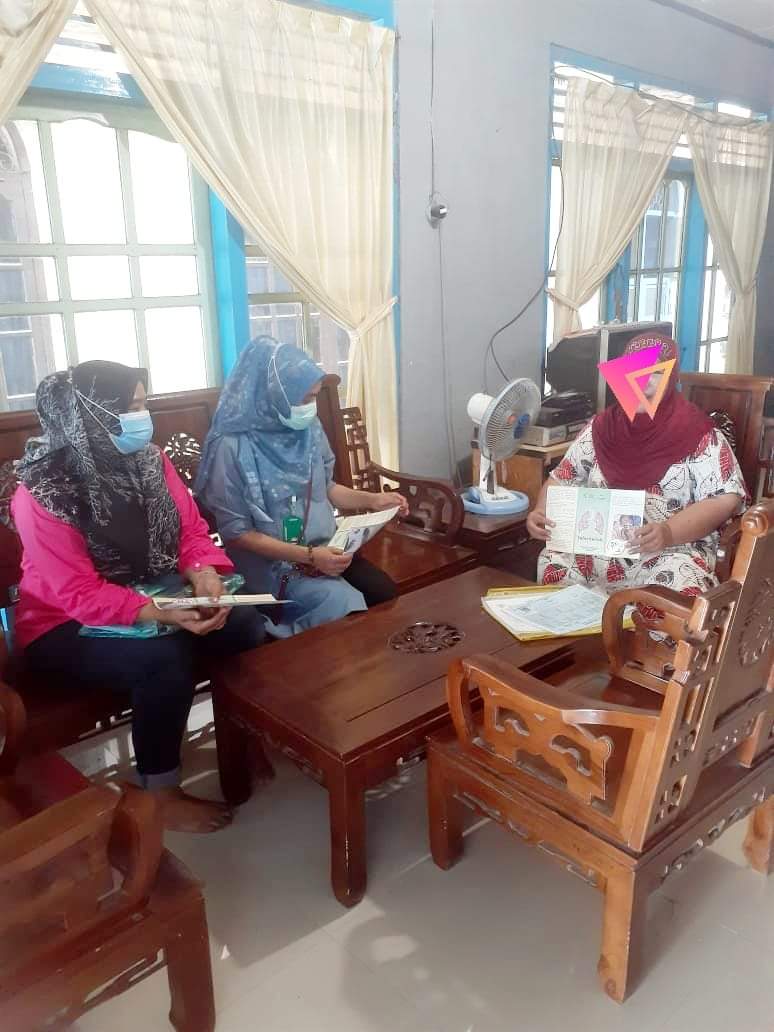 Tim TBC UPT Puskesmas Tarusan  melakukan kegiatan Investigasi Kontak ke rumah  pasien TBC