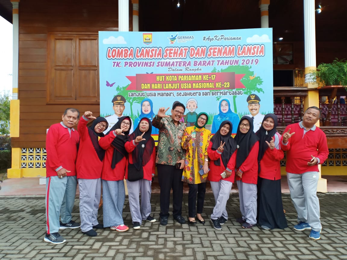 Kelompok Lansia Puskesmas Salido Wakili Pessel Lomba Senam Lansia tingkat Propinsi Sumatera Barat di