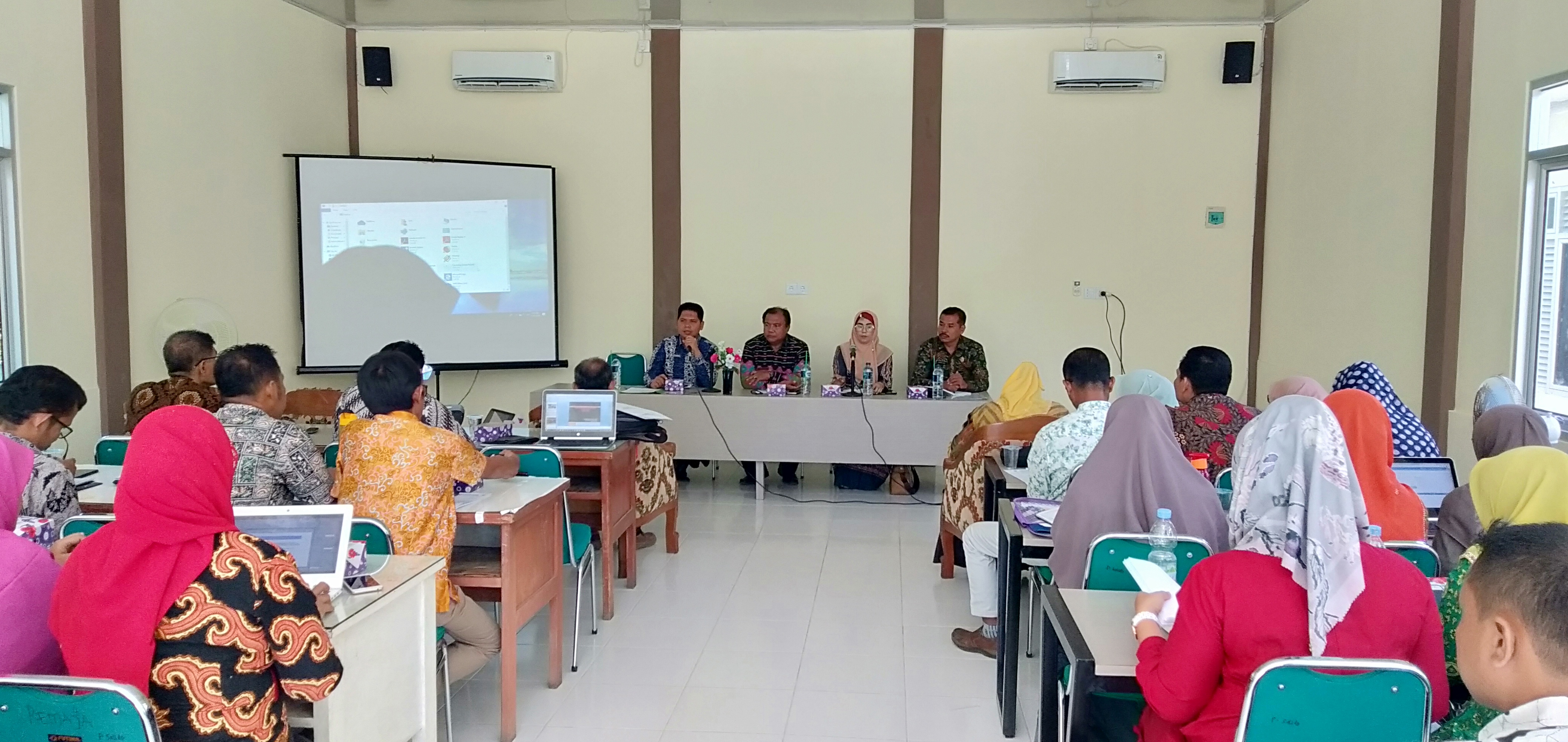 Rapat Monitoring dan Evaluasi Triwulan 2 Program Kesehatan Kabupaten Pessel 