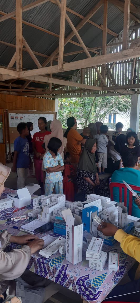 Laporan harian pelayanan kesehatan pada pos kesehatan pasca bencana di kampung padang Panjang 1, nag